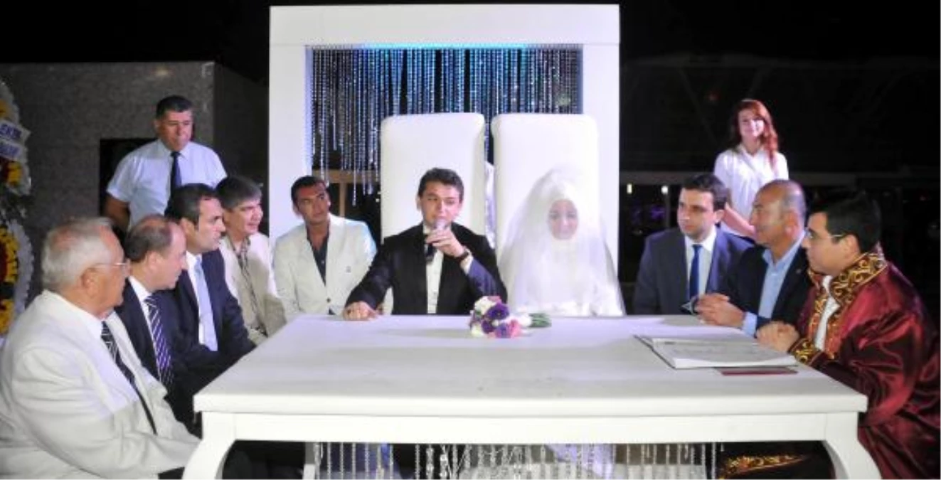 AKP\'li Vekil Samani\'nin Kızı 7 Şahitli Nikahla Evlendi