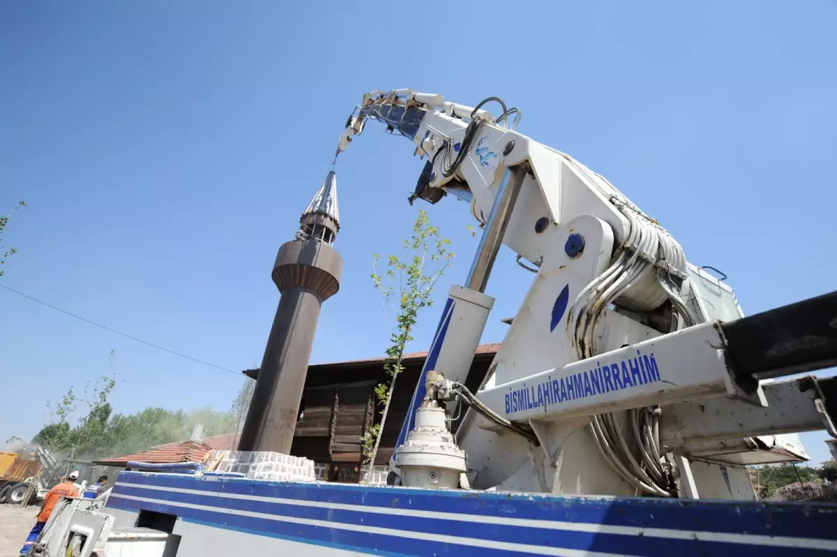 130 Yıllık Cami Köy Park\'a Kuruldu