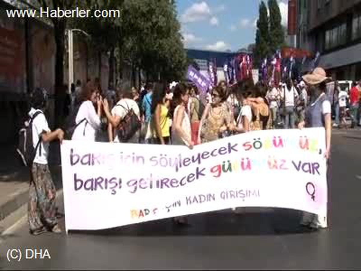Kadıköy\'de Barış Mitingi