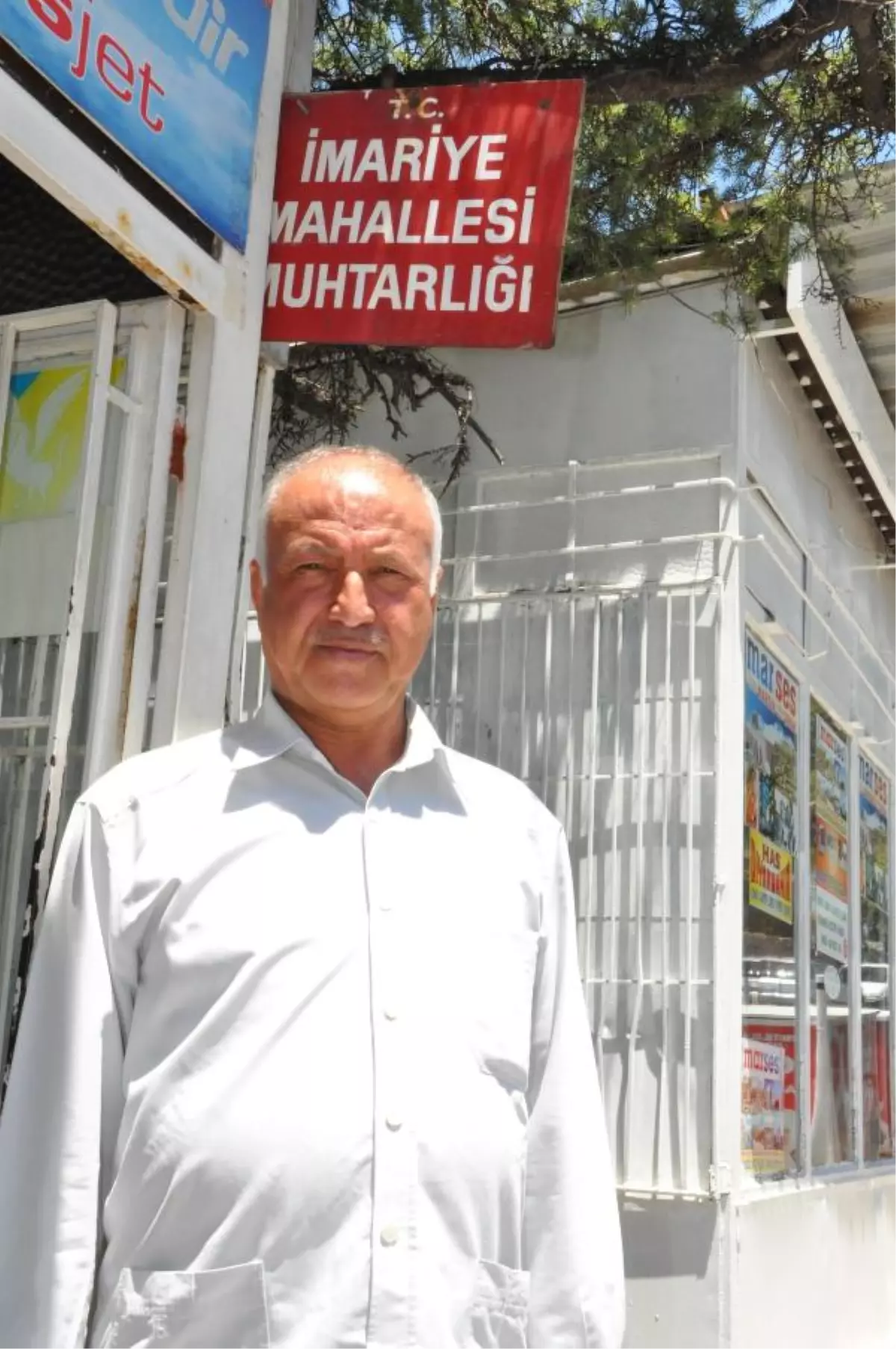 Mahalle Gitti, Geride Muhtar Kaldı