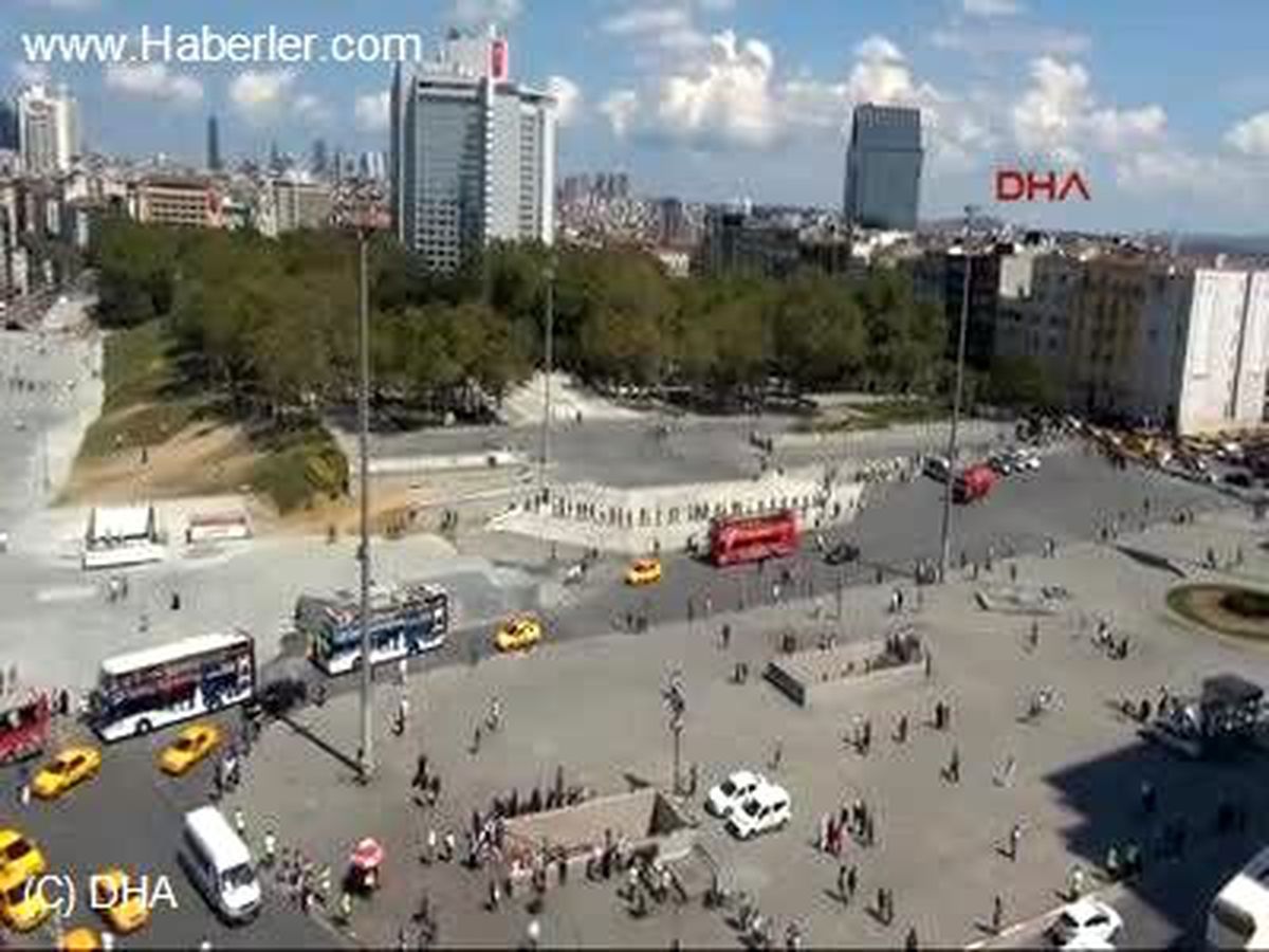 Taksim\'de "Polis Zinciri"...