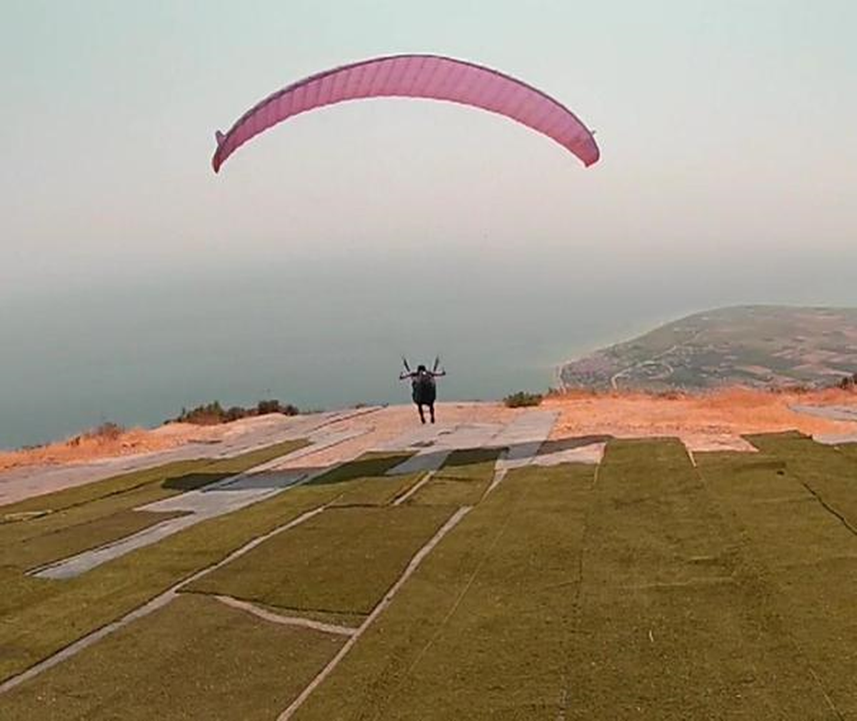 Yamaç Paraşütçüsünün Düşüş Anı Kameraya Yansıdı