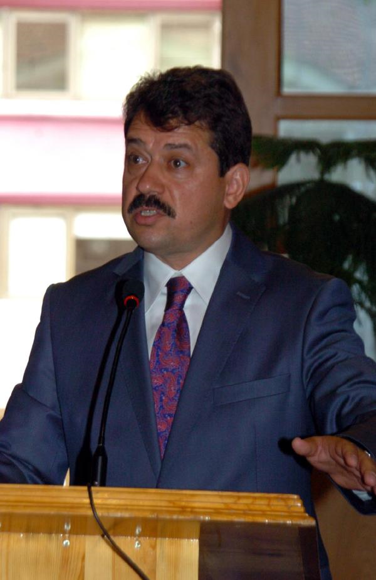 Şiddet Gören Kadın ve Çocuğa \'Ekonomik Destek\' Önerisi