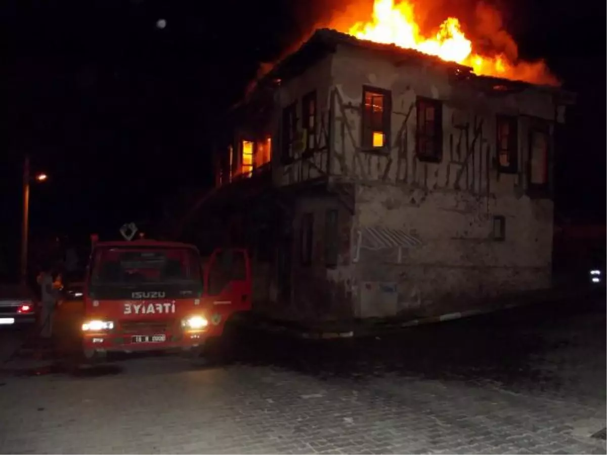 Belediyenin Müze Yapmak İstediği Tarihi Bina Kül Oldu