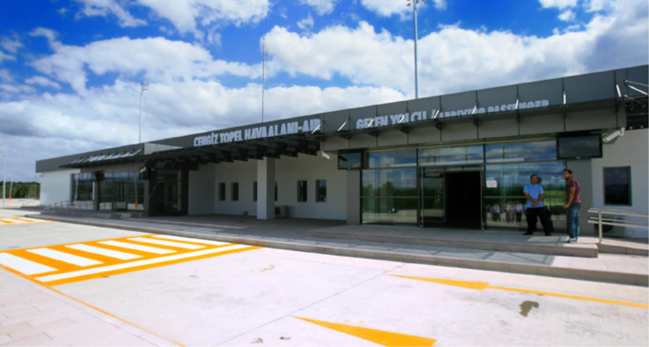 Cengiz Topel Sivil Havaalanı\'nda Uçuşlar Başladı