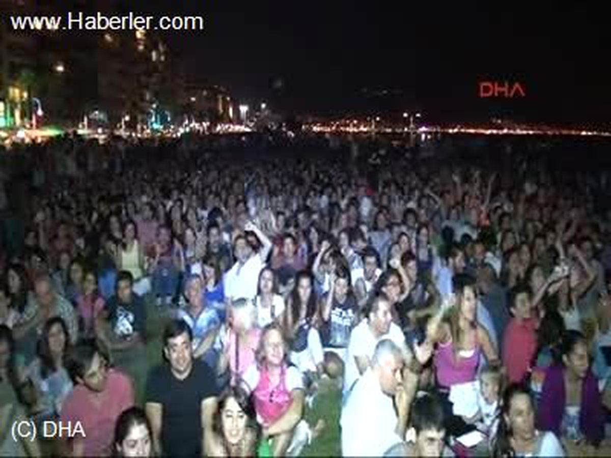 Kardeş Türküler, Barış İçin Söyledi