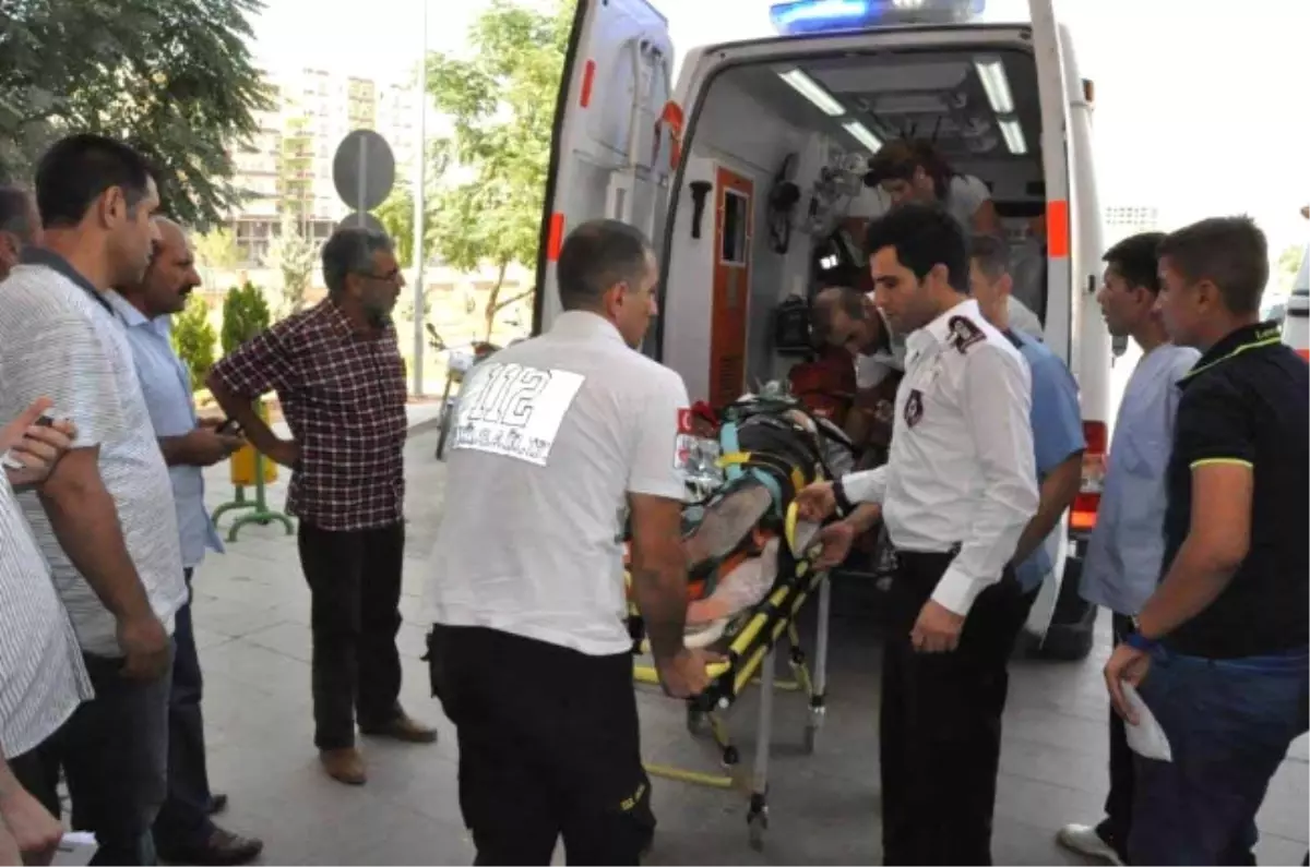 Kızıltepe\'de Trafik Kazası: 2\'si Ağır 5 Yaralı