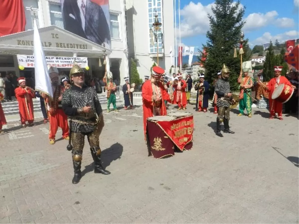 Konuralp\'te Sünnet Şöleni