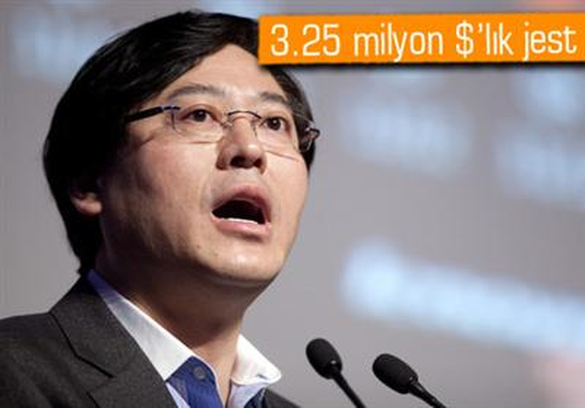 Lenovo\'nun Ceo\'su Çalışanlarına Para Dağıtıyor
