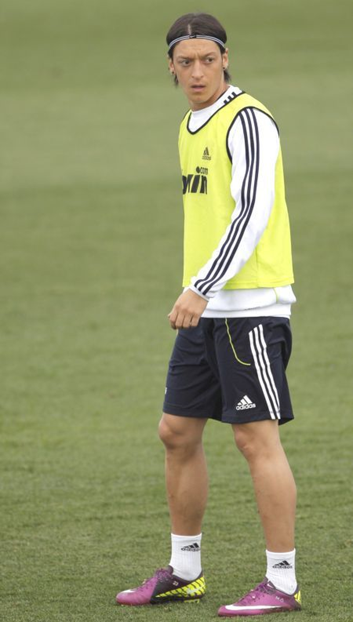 Mesut Özil İçin Kıyasıya Yarışıyorlar