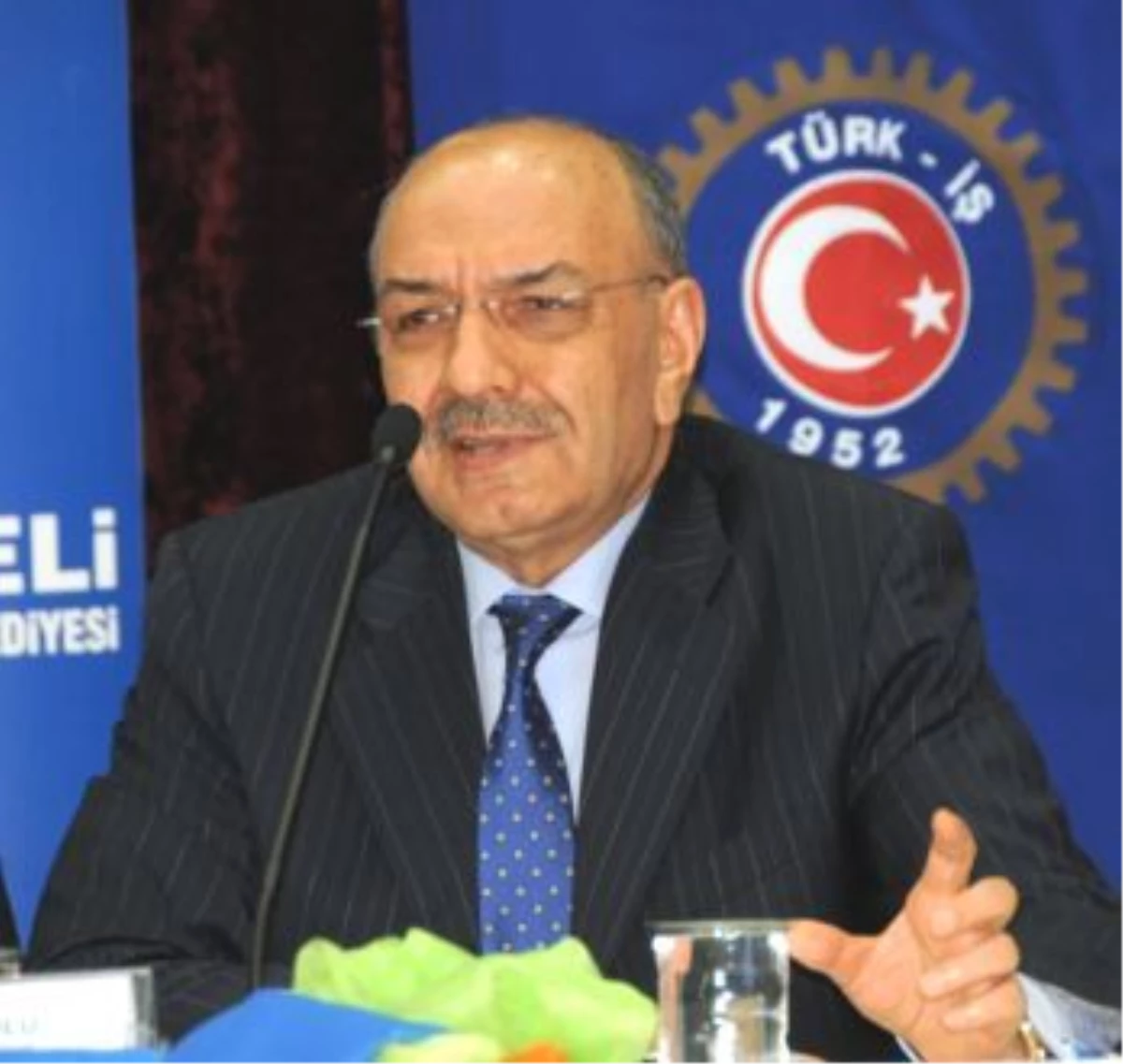 Mustafa Kumlu Türk-İş Genel Başkanlığı\'ndan İstifa Etti