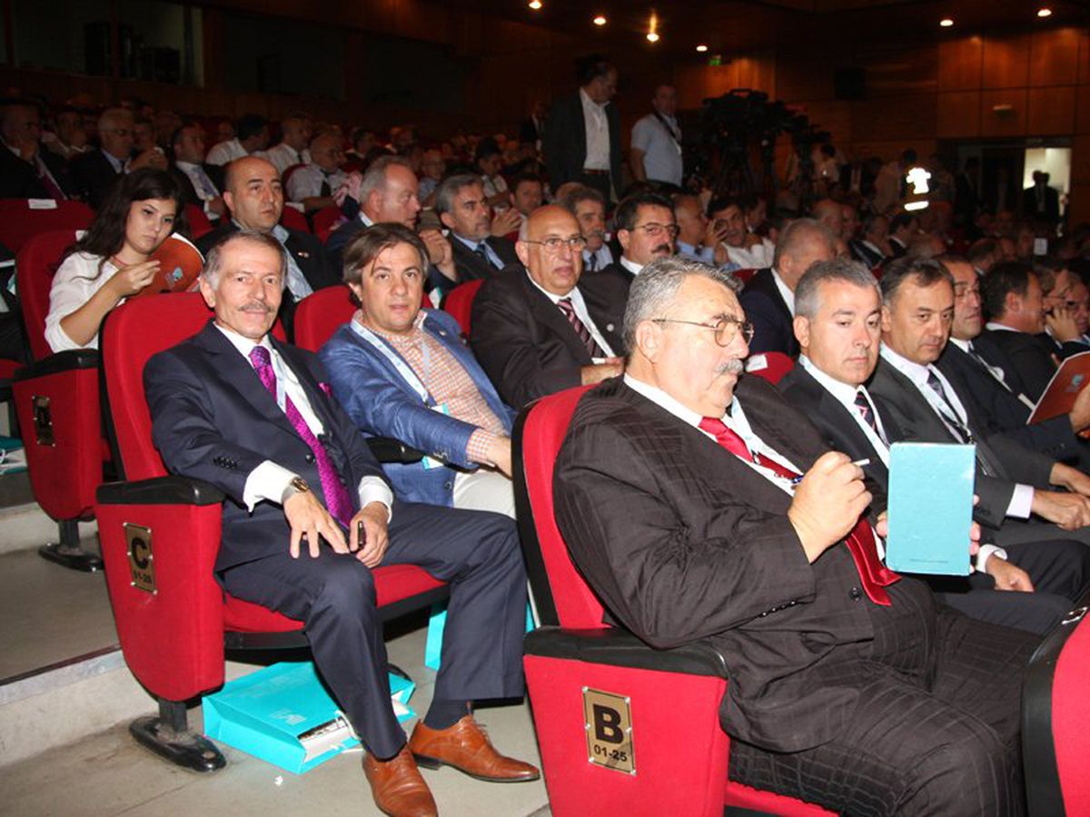 RTE Üniversitesi\'nden Başkan Aydıner\'e Tekli