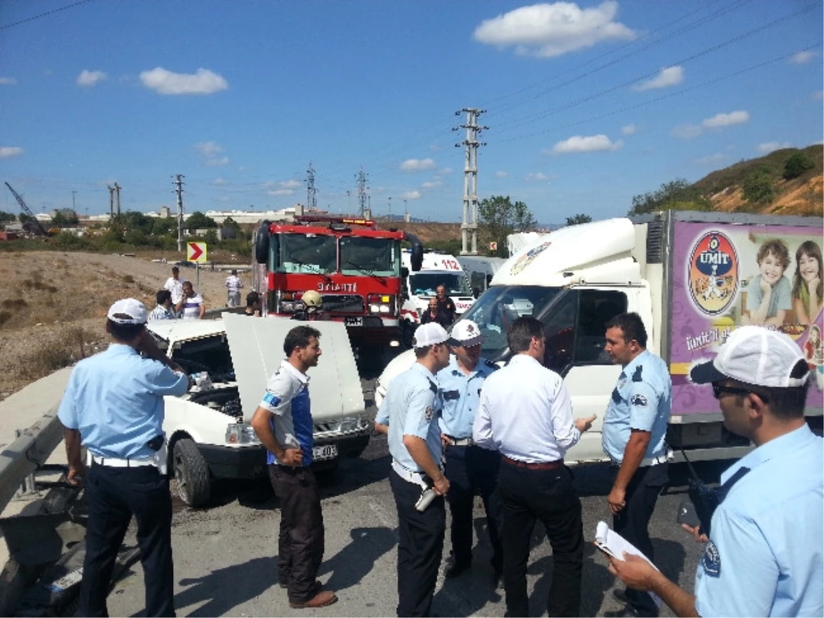 Sancaktepe\'de Trafik Kazası: 6 Yaralı