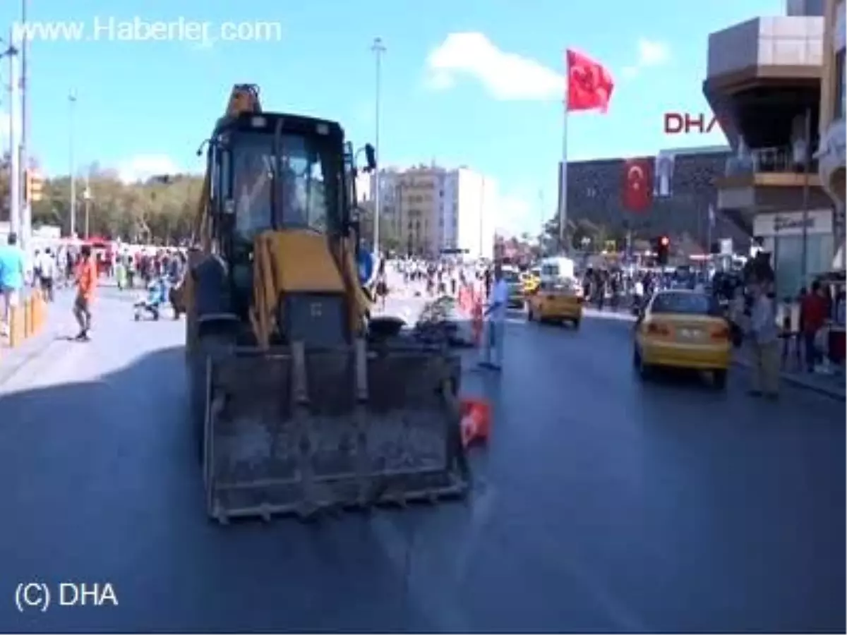 Taksim Meydanı\'nda Yeni Düzenleme Çalışmaları Başladı