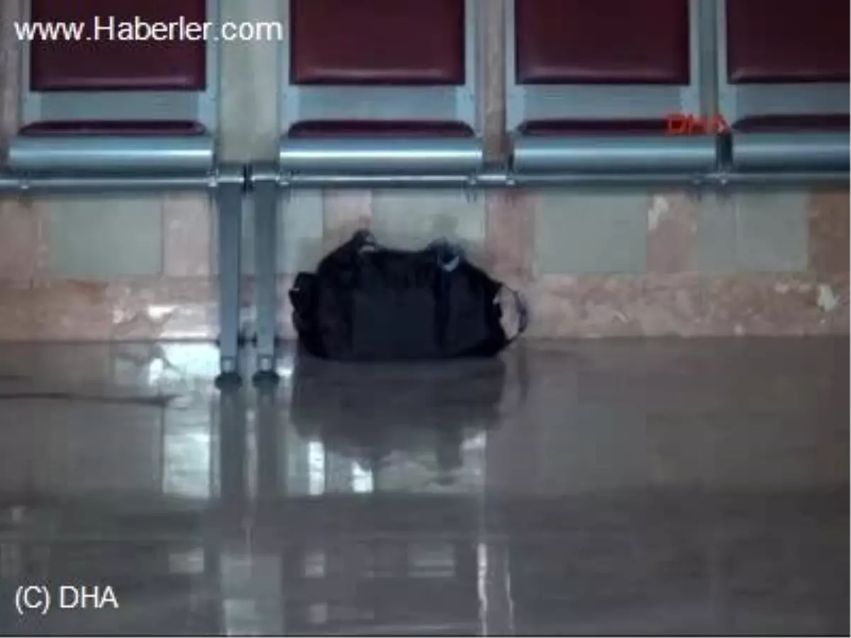 Tren Garında Şüpheli Çanta!