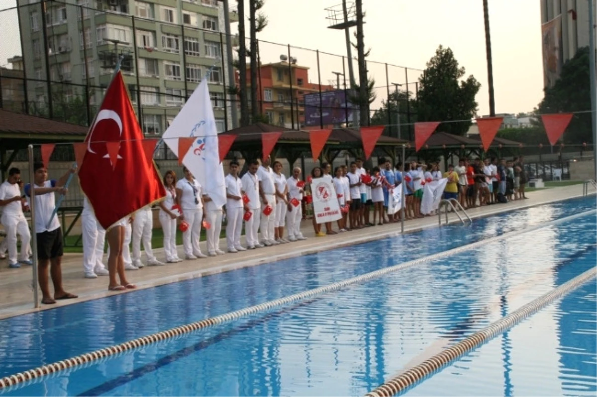 Zafer Kupası Yüzme Yarışmalarına Adana ve Mersin\'den 60 Sporcu Katıldı