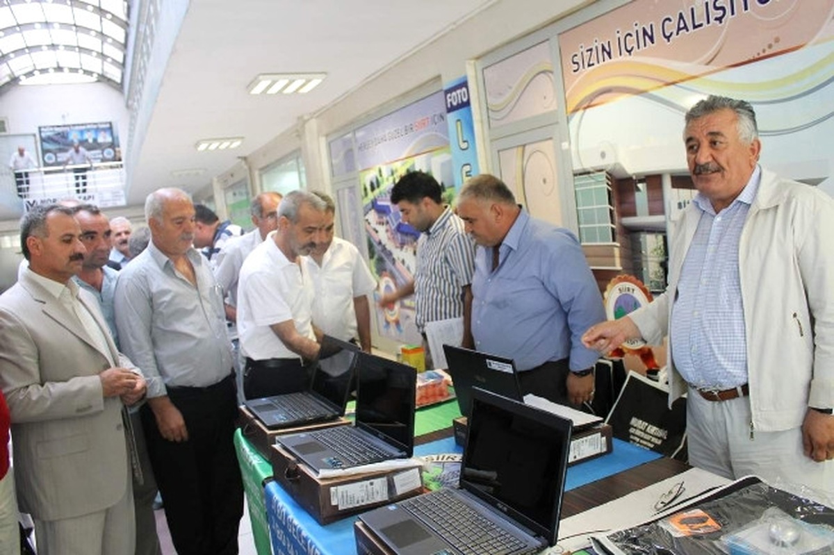 44 Yıllık Muhtar İlk Kez Bilgisayara Kavuştu