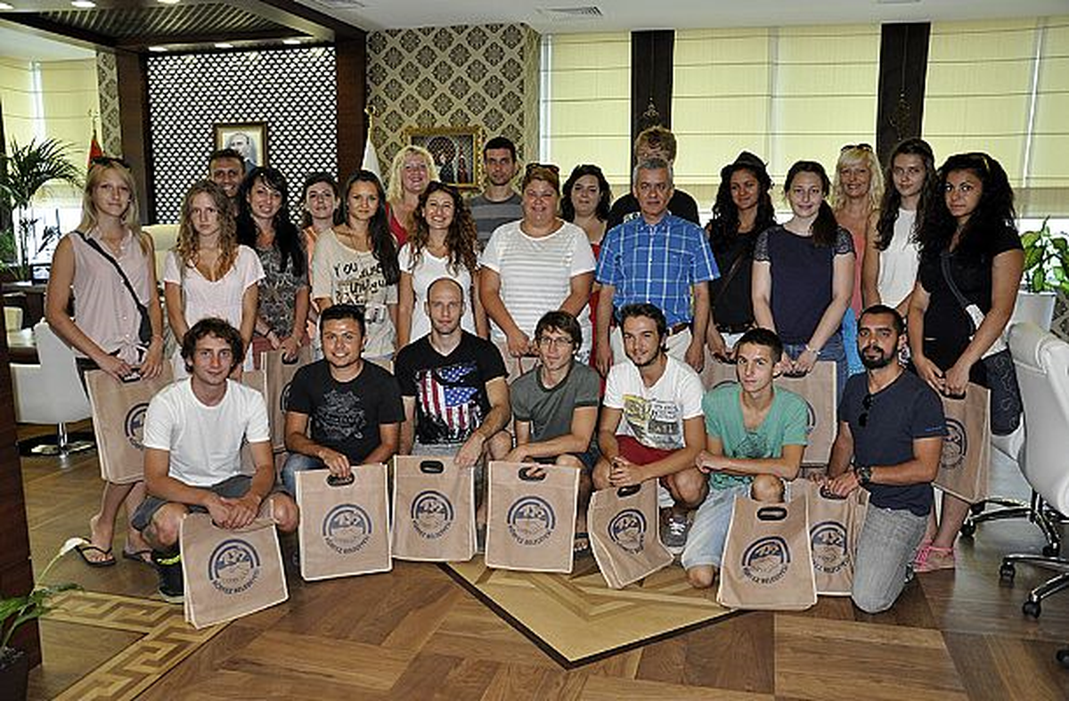 Avrupalı Gençlik Gurubundan Başkan Pehlivan´a Ziyaret