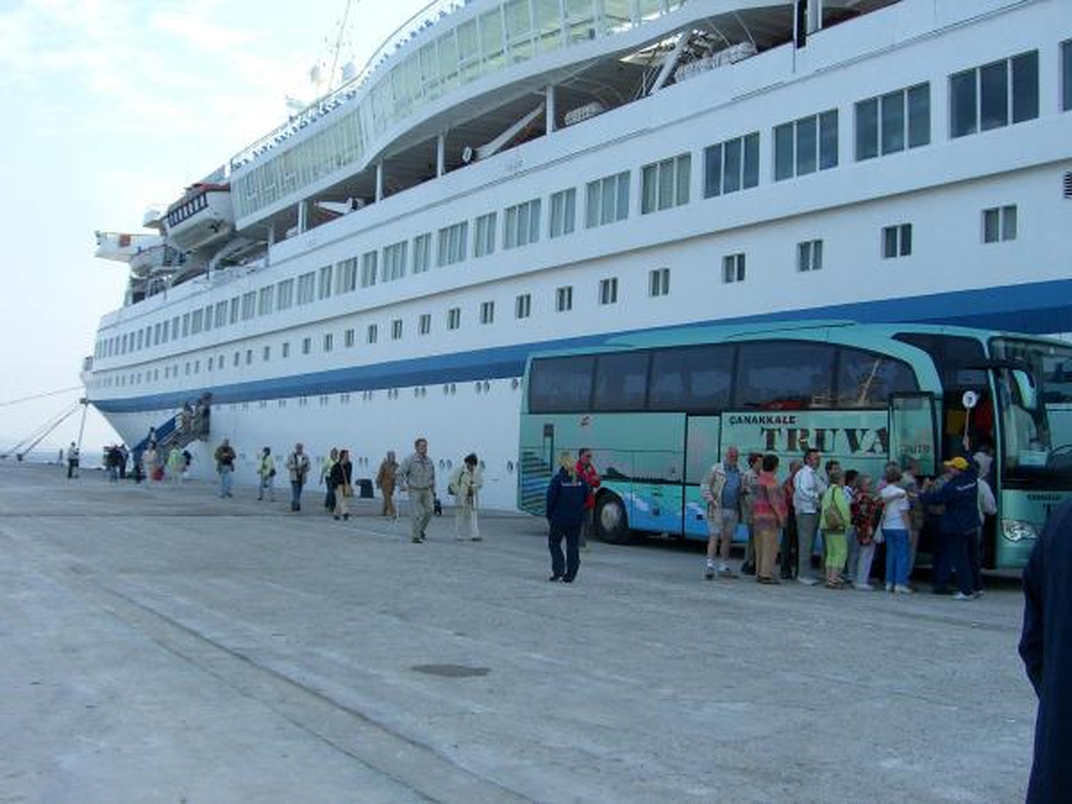 Çanakkale\'de Kruvaziyer Bereketi