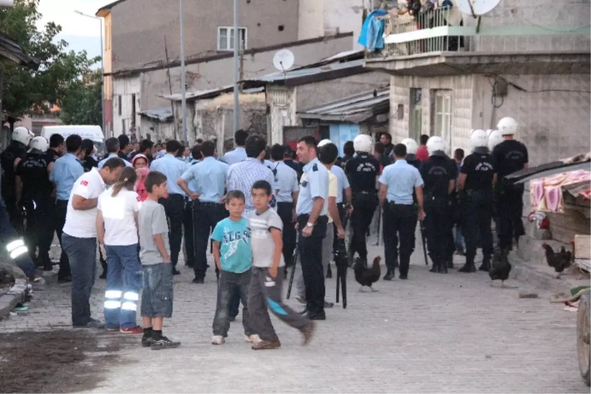 Erzurum\'da Çocuk Kavgası Mahalle Kavgasına Dönüştü