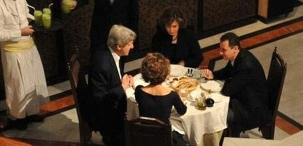 Esad İle John Kerry'nin Yemek Fotoğrafı Tartışma Konusu Oldu
