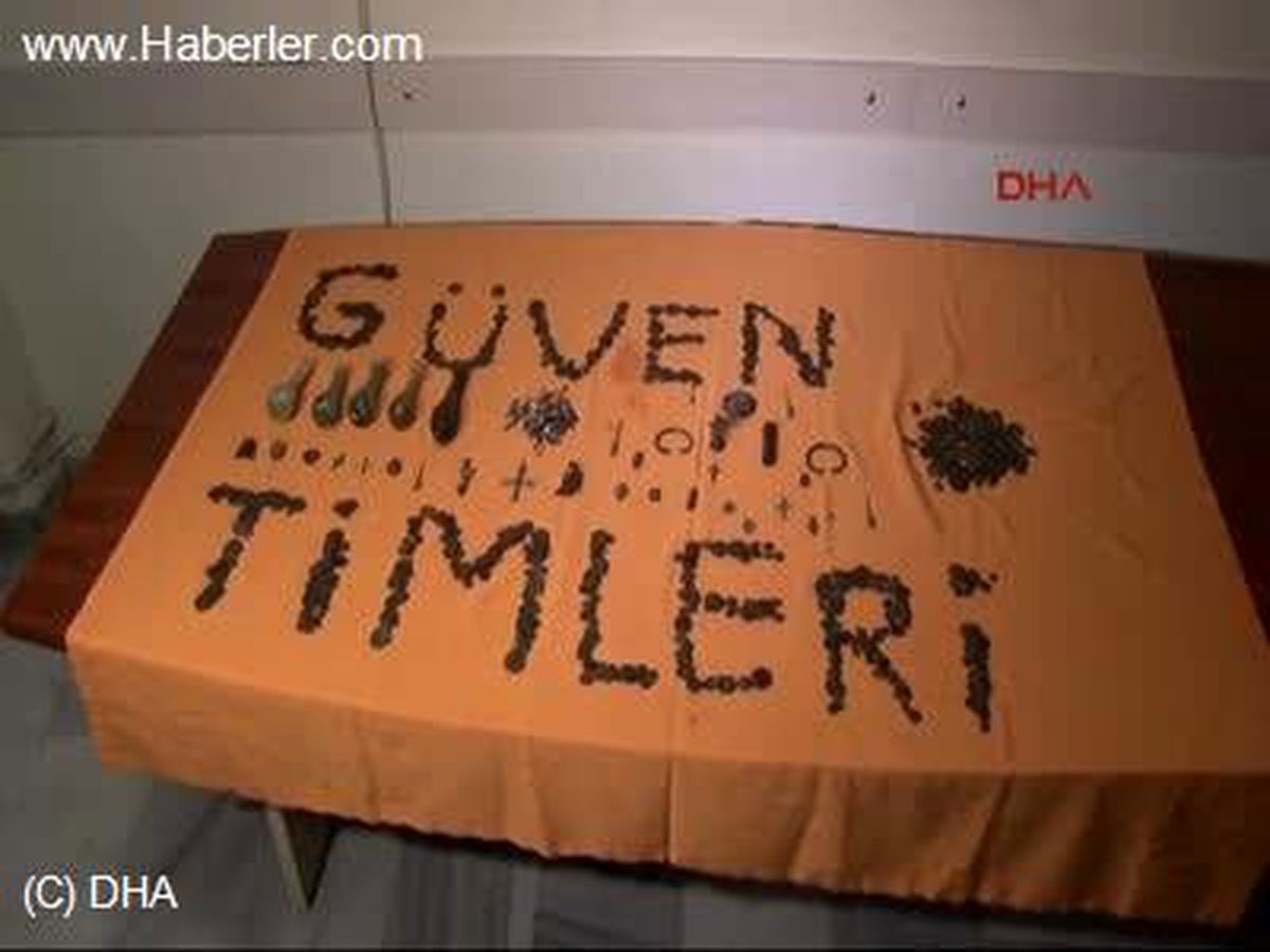 Fatih\'te Bin 200 Parça Tarihi Eser Ele Geçirildi