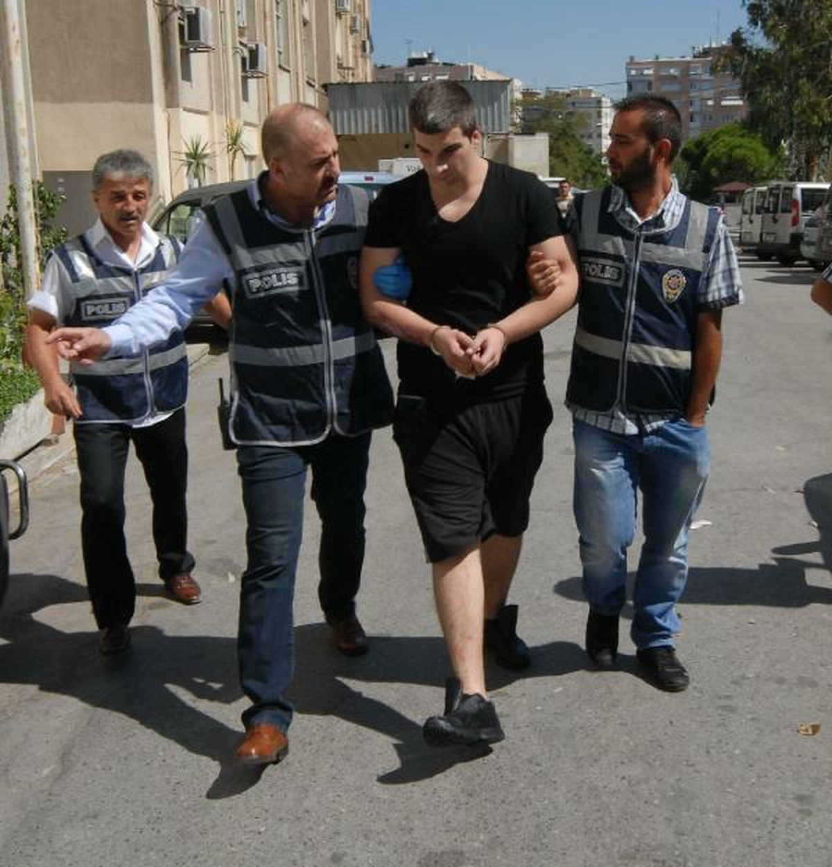 \'Gıcık Oldum\' Diyen Cinayet Şüphelisinin Hastaneye Yatırılmasını Annesi Engellemiş