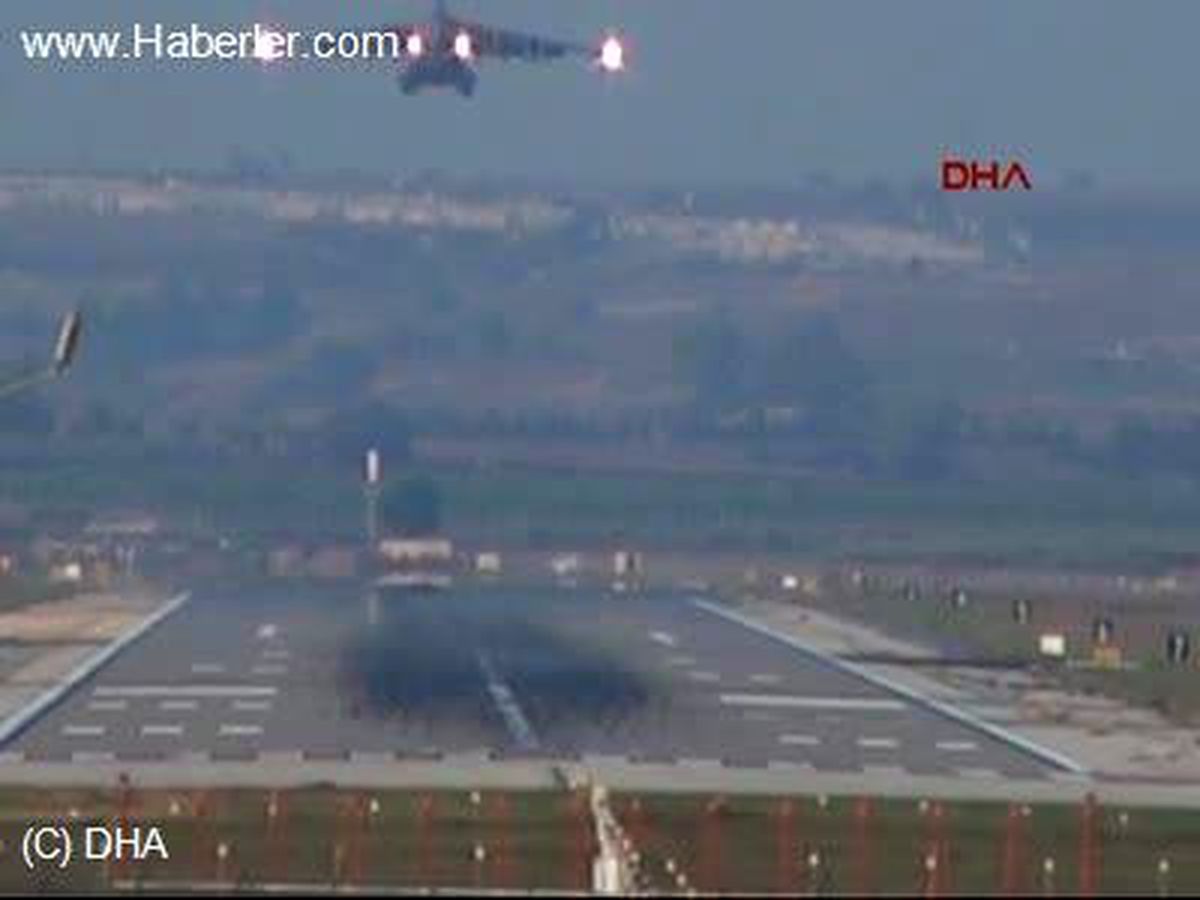 İngiliz Kargo Uçağı İncirlik\'te