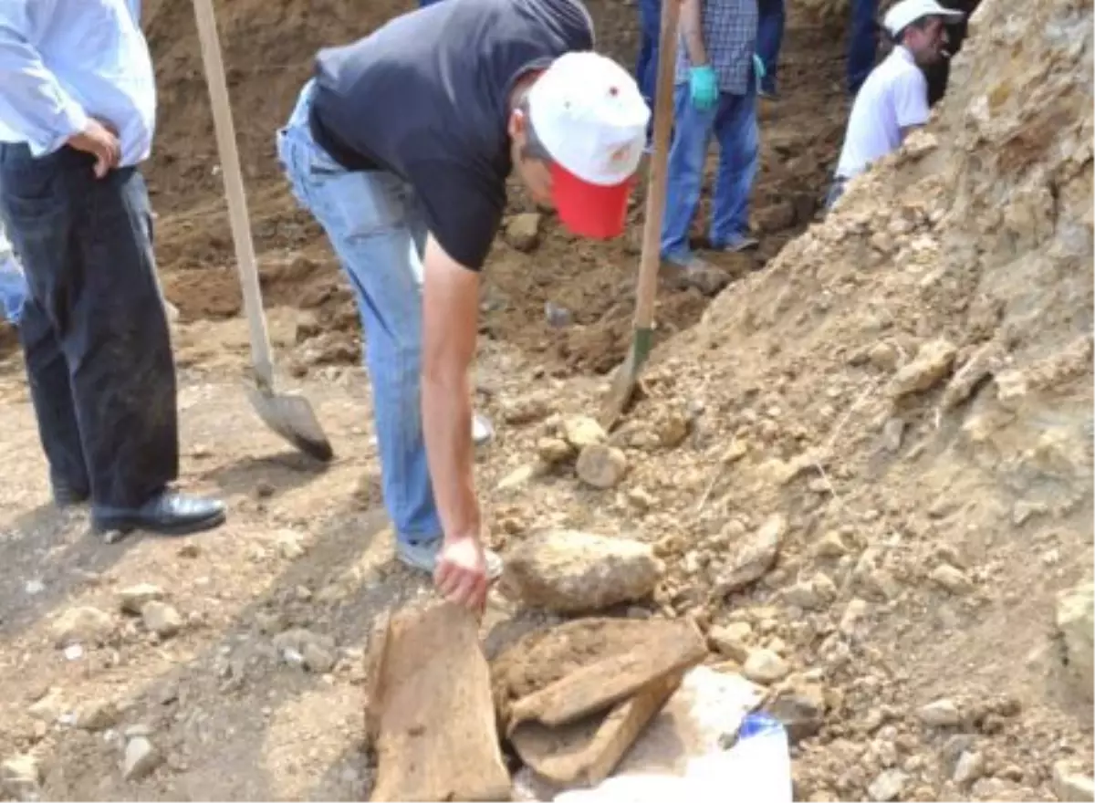 İnşaat Temel Kazısından Tarihi Kalıntılar Çıktı