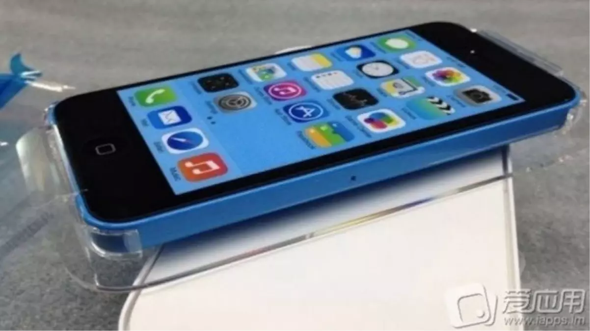 iPhone 5C, kutusuyla sızdı!