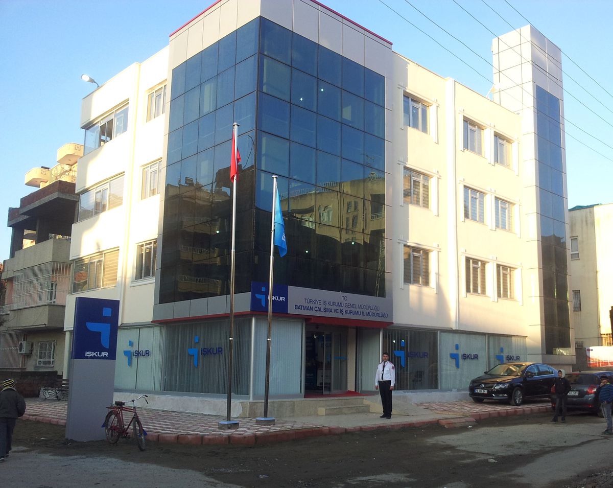 Kadroya Karşılık 800 Lira Maaş İndirimi
