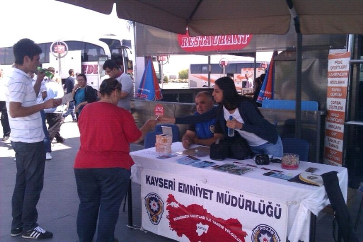 Kayseri Emniyeti Teröre Karşı Öğrencileri Bilgilendiriyor