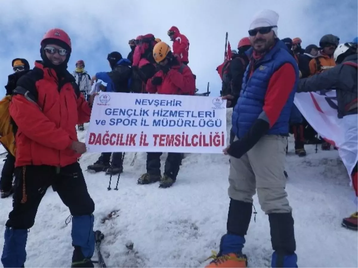 Nevşehirli Dağcı Zirve Yaptı