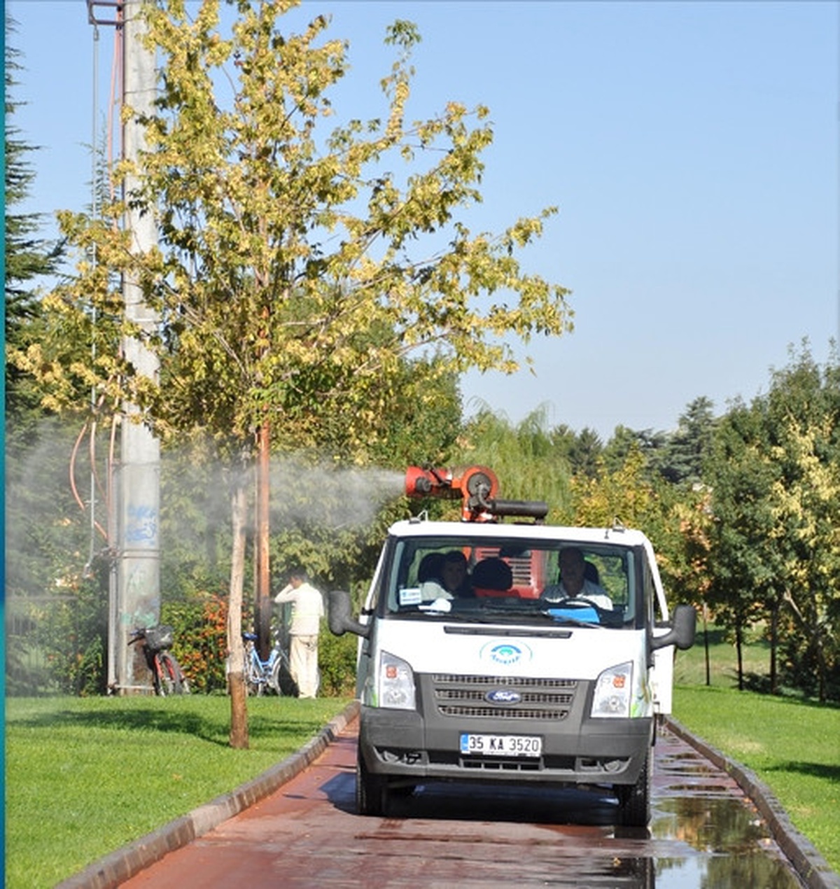 Odunpazarı Belediyesinden Parklara İlaçlama