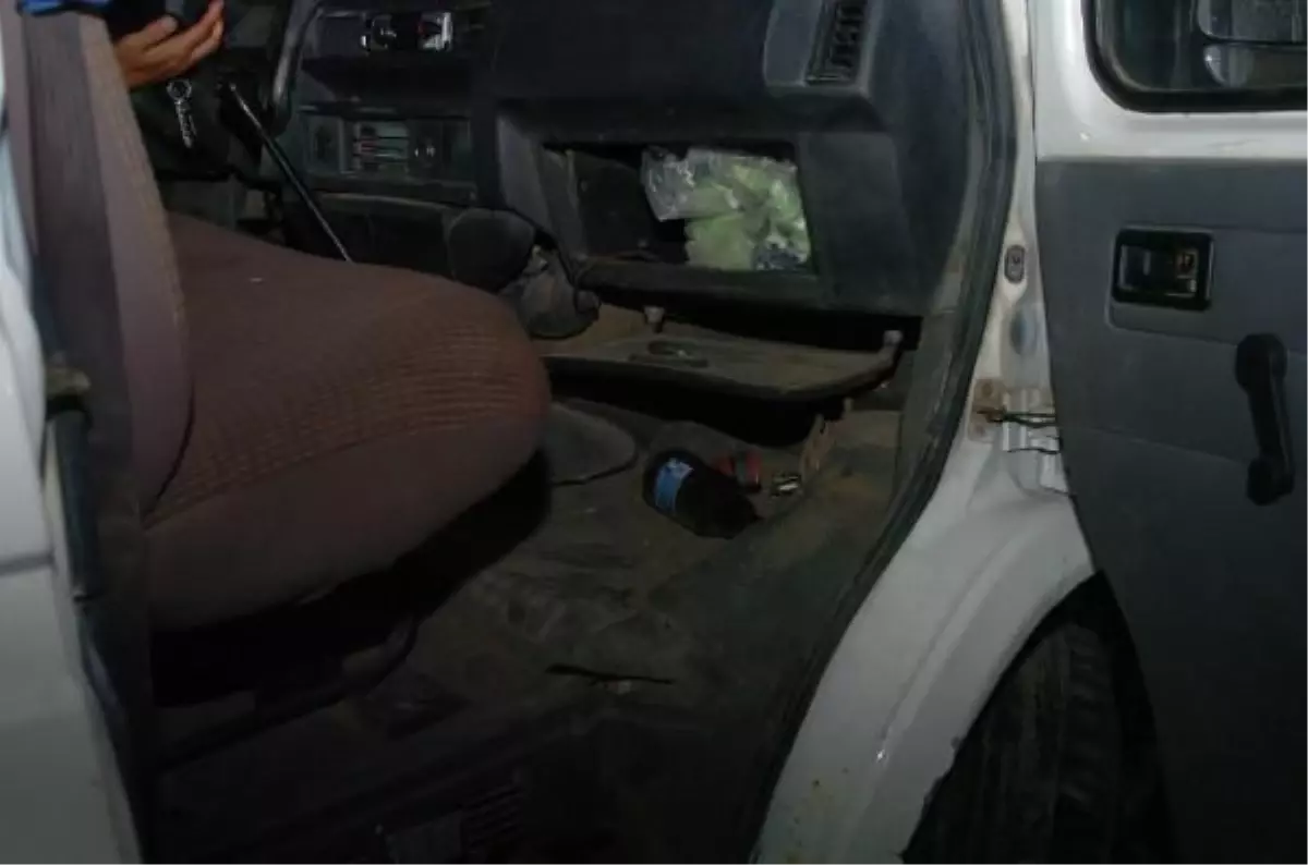 Polisten Kaçarken Okul Bahçesine Girdi