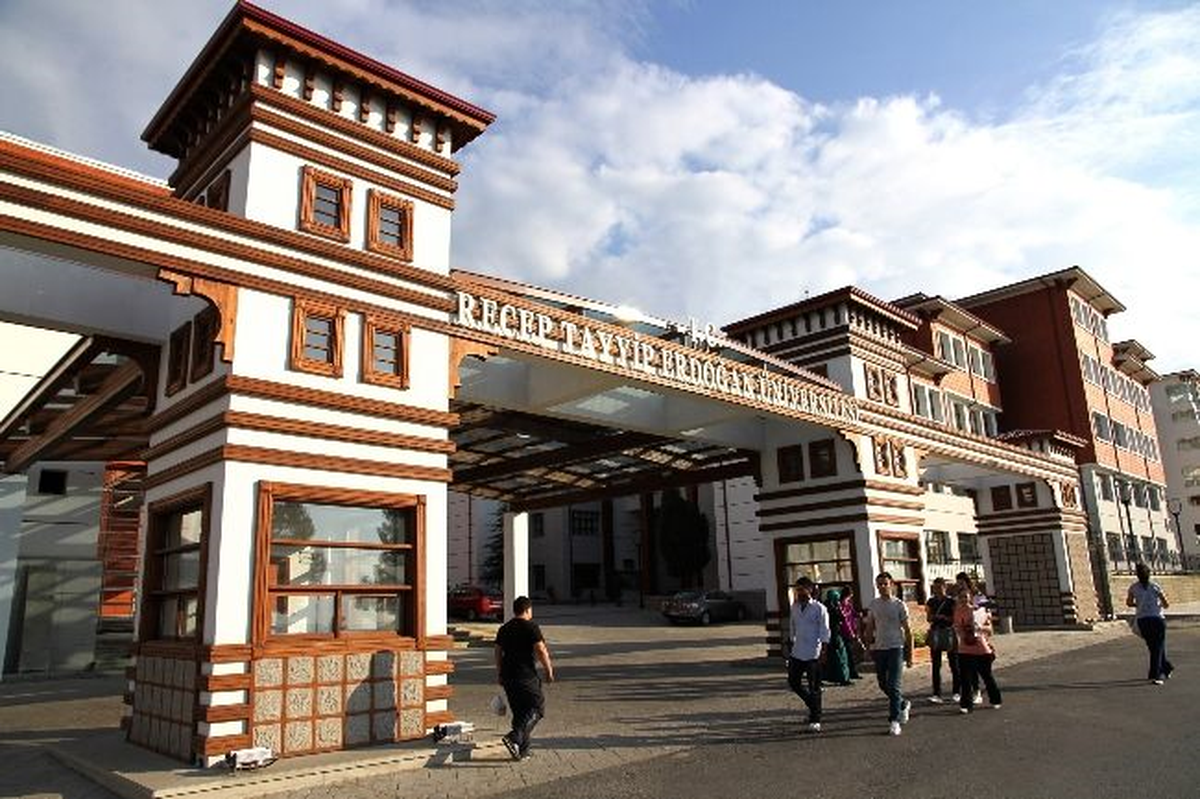Recep Tayyip Erdoğan Üniversitesi\'nde Kayıtlar Başladı