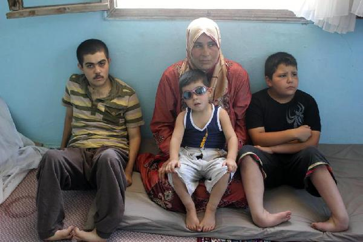 Suriyeli Anne, 3\'ü Engelli Altı Çocuğuyla Yaşıyor