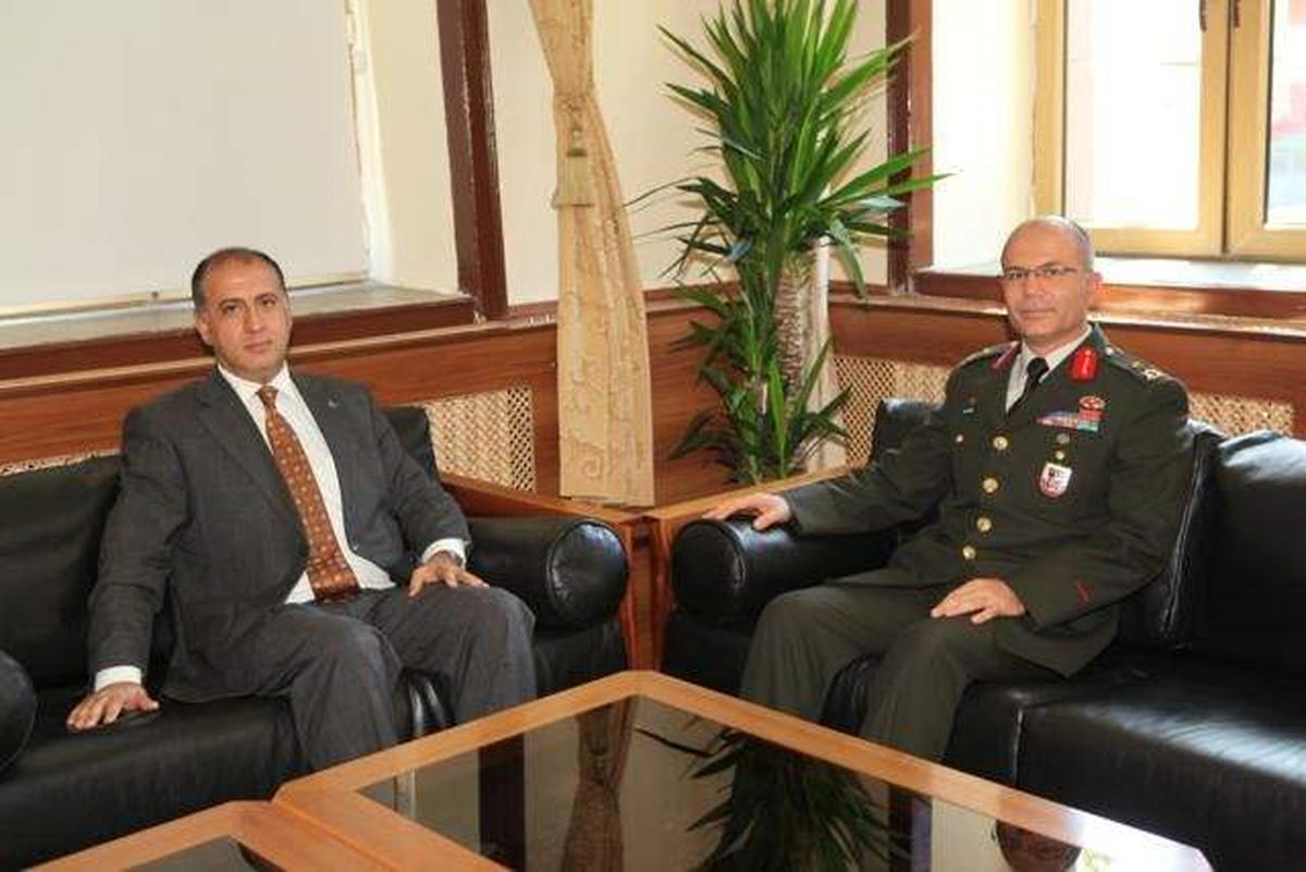 Tuğgeneral İlbaş\'tan, Vali Çomaktekin\'e Ziyaret