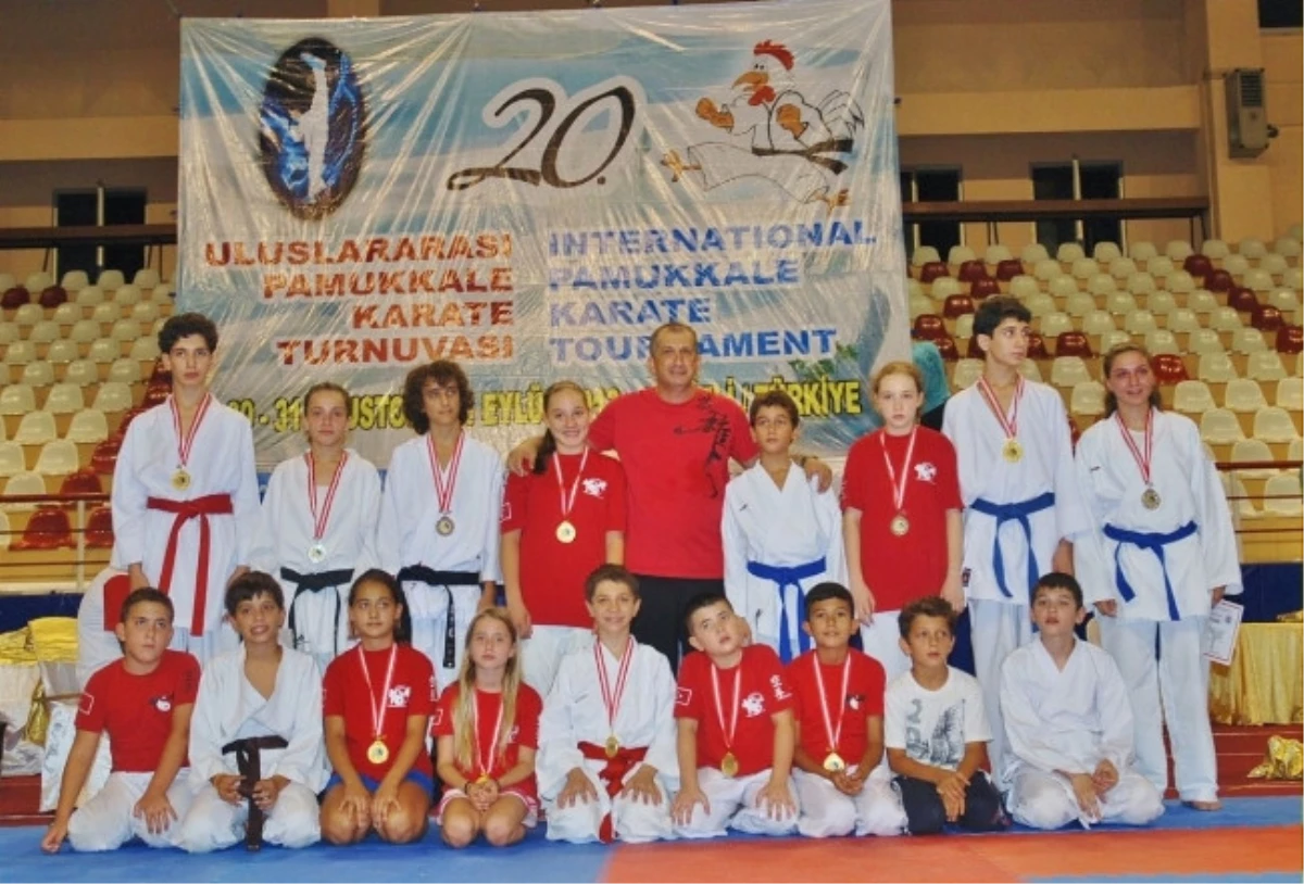Bodrumsporlu Karateciler Denizli\'den de Madalyalarla Döndü