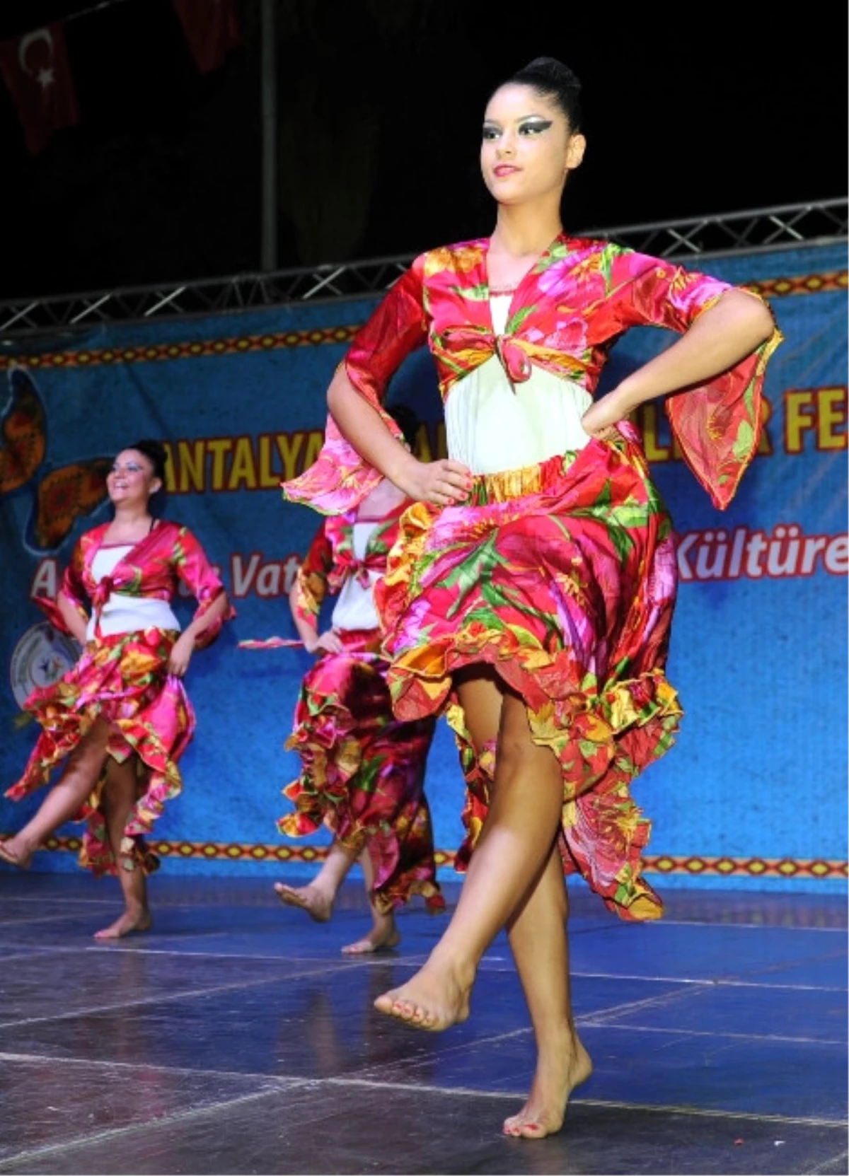 Büyükşehir Belediyesi Anadolu Kültürlerini Festivalde Buluşturdu