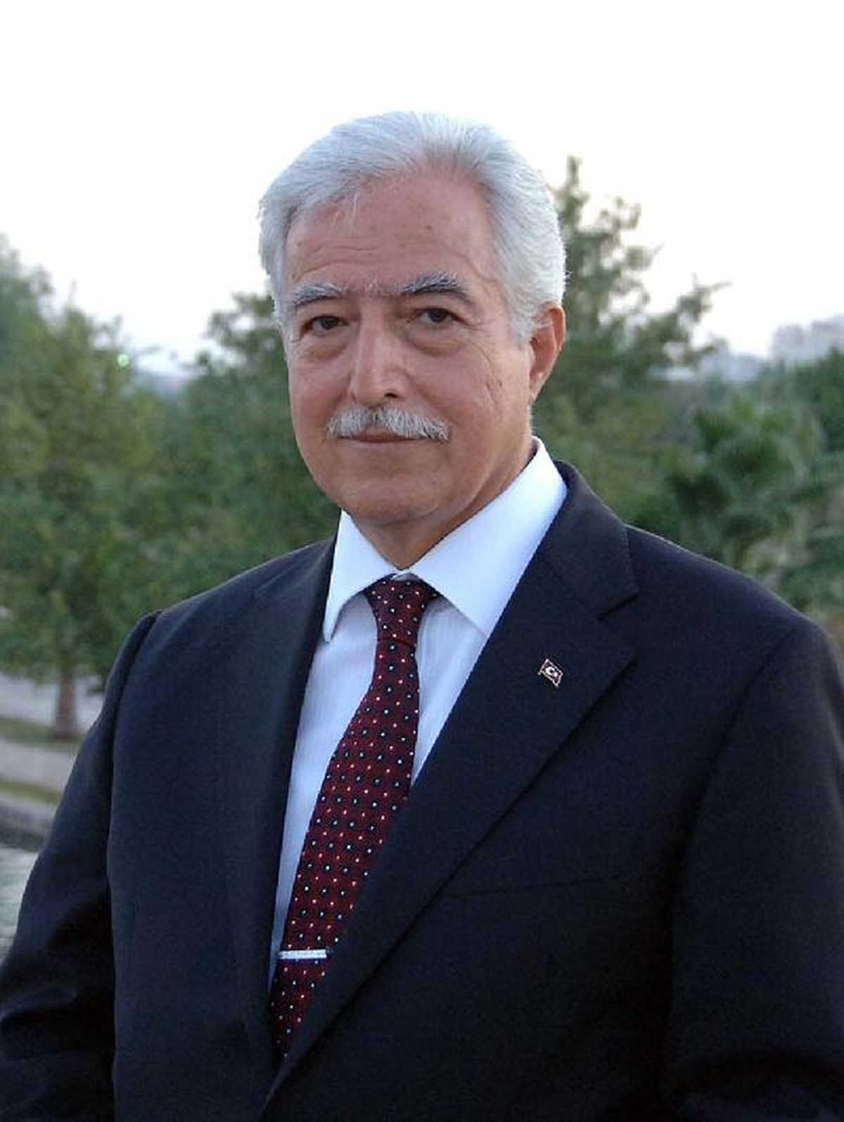 Kadın Daire Başkanı \'Uygun Göreve\' Atamayan Başkana Dava
