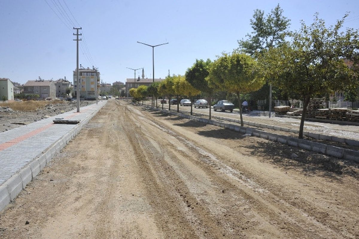 Karaman Belediyesi\'nden Asfalt ve Kaldırım Çalışmaları