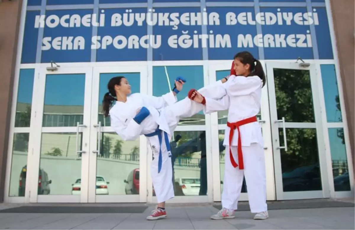 Karate\'de Yeni Bir Yıldız, Doğuyor