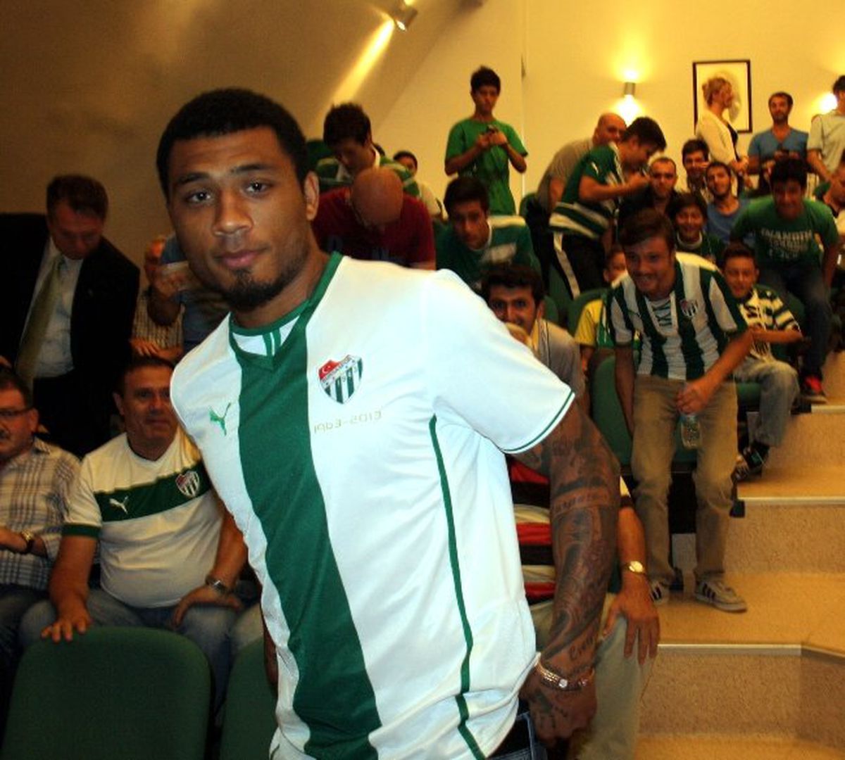 Kazım, Bursaspor\'a İmzayı Attı