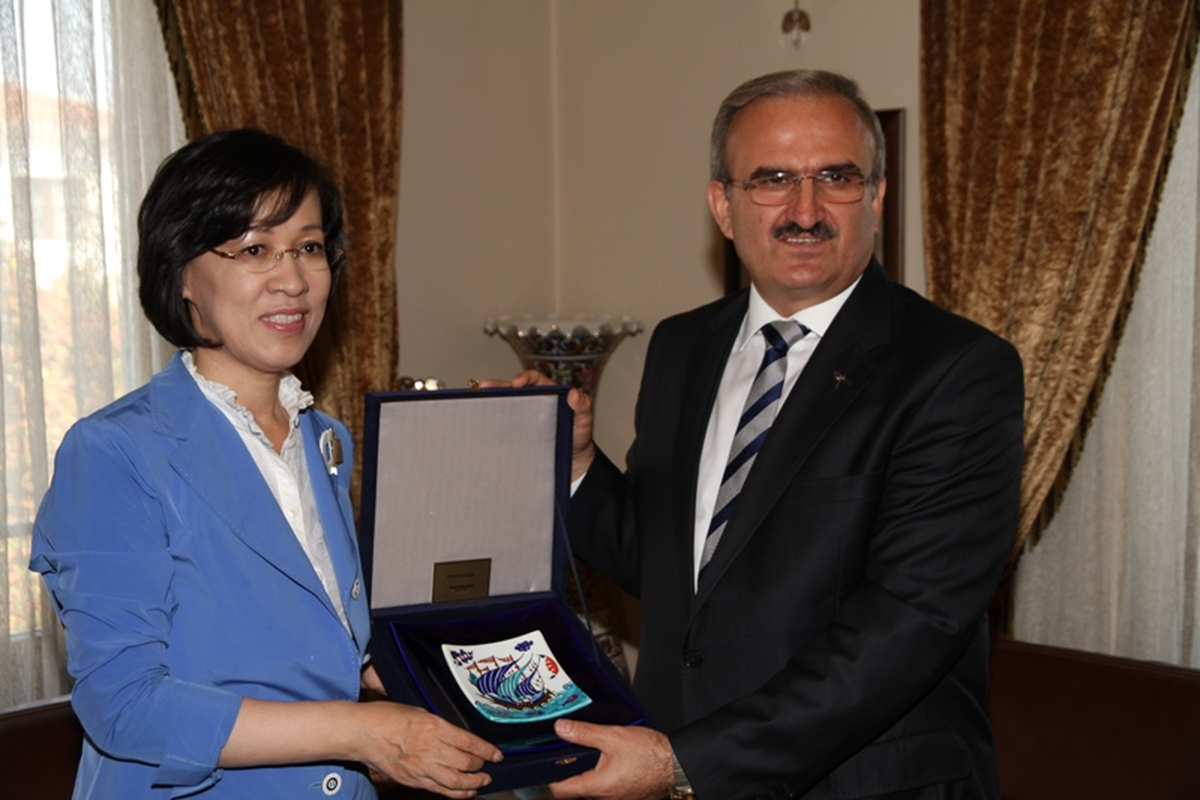 Kore Heyeti Bursa Valiliğini Ziyaret Etti