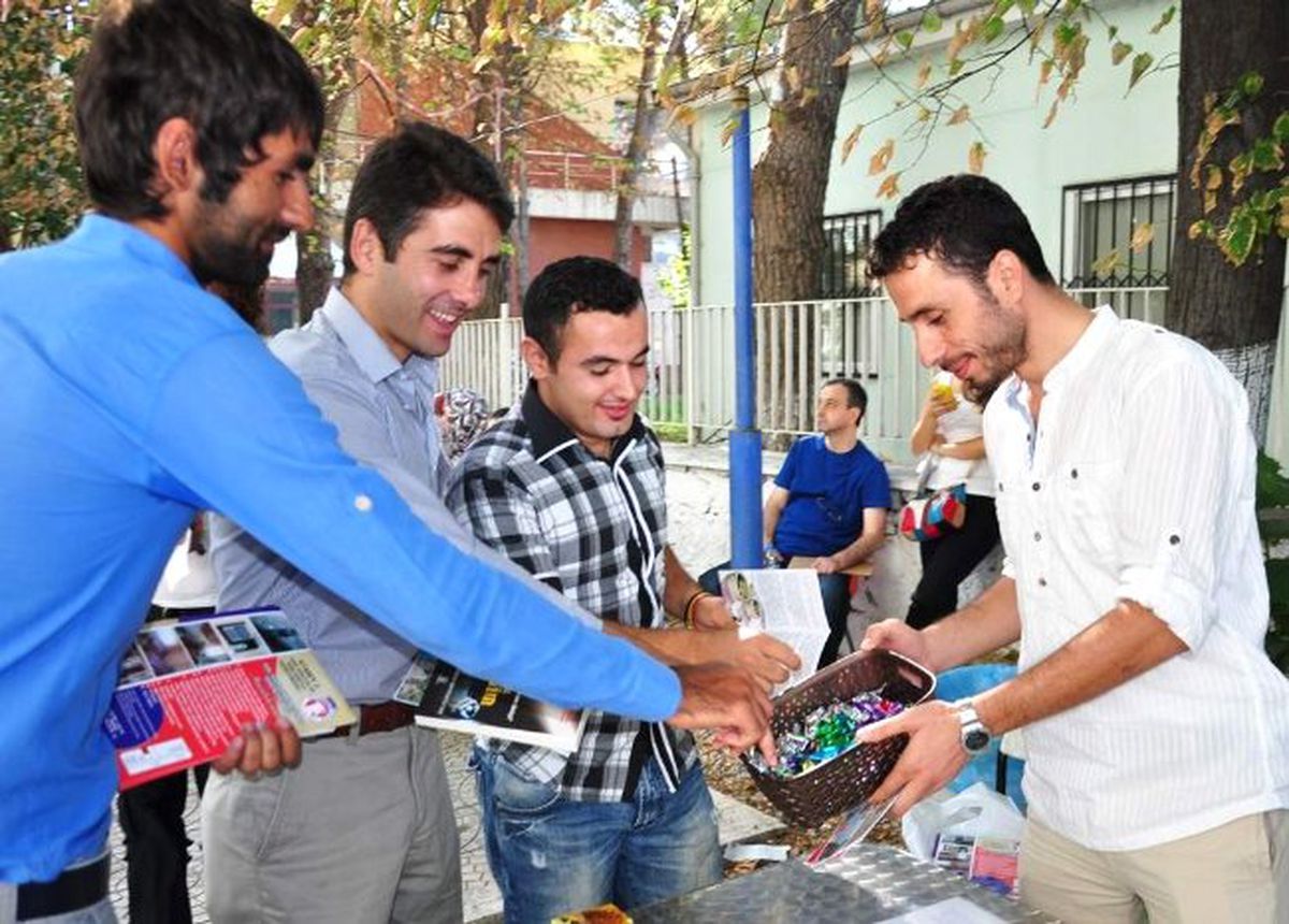 Polisten Üniversite Öğrencilerine Mesir Macunlu Bilgilendirme