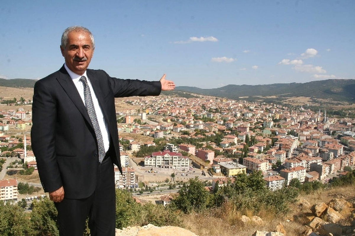 Akdağmadeni Belediyesi 221 Dönüme Alana Yeni Bir Park Yapıyor