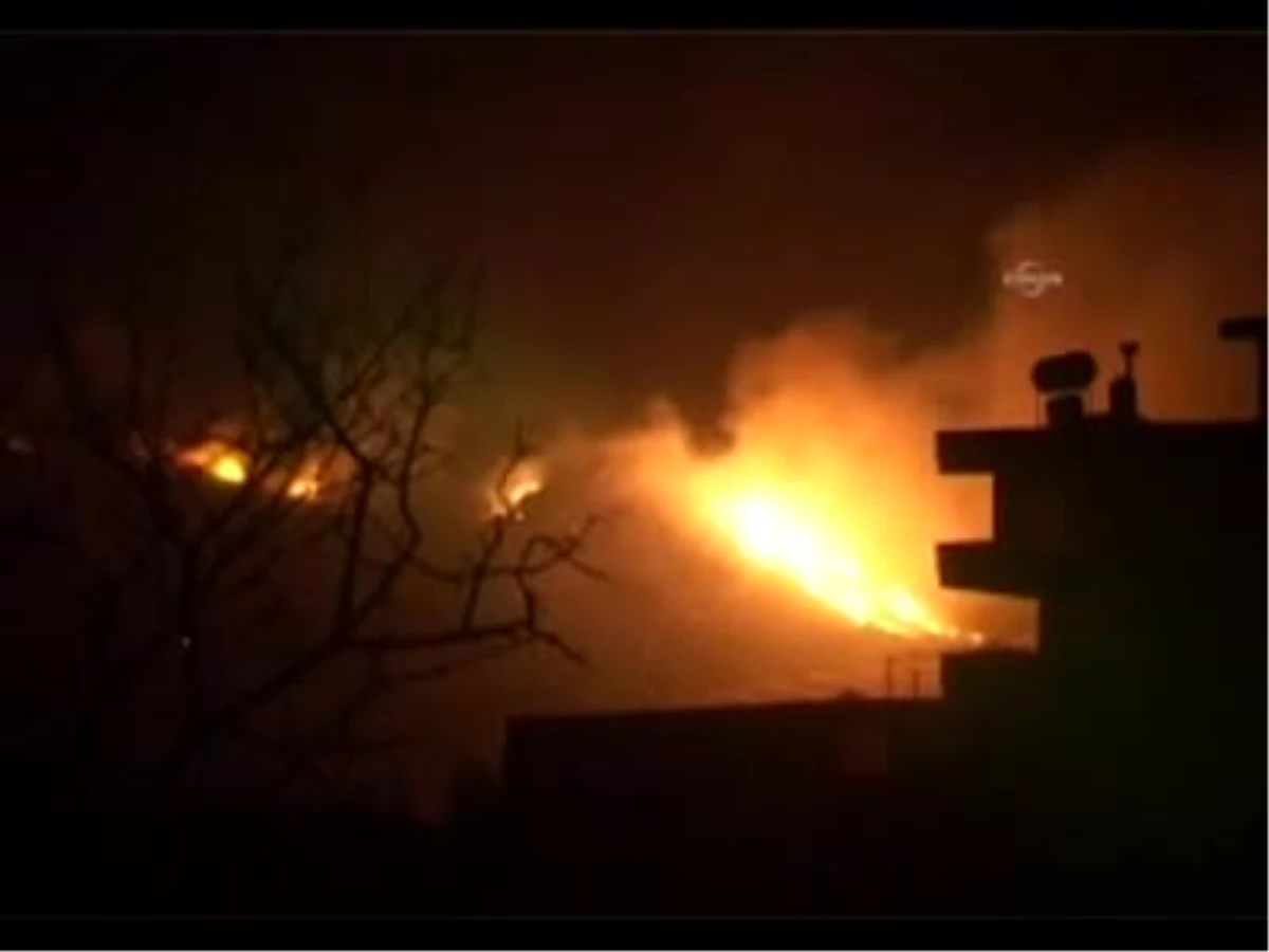 Alanya\'da Köy Yangını: 4 Ev Yandı