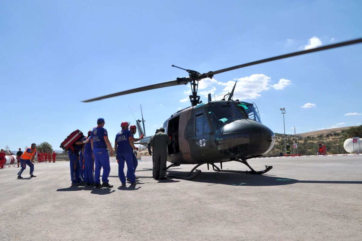 Balıkesir\'de Helikopterli Kurtarma Tatbikatı