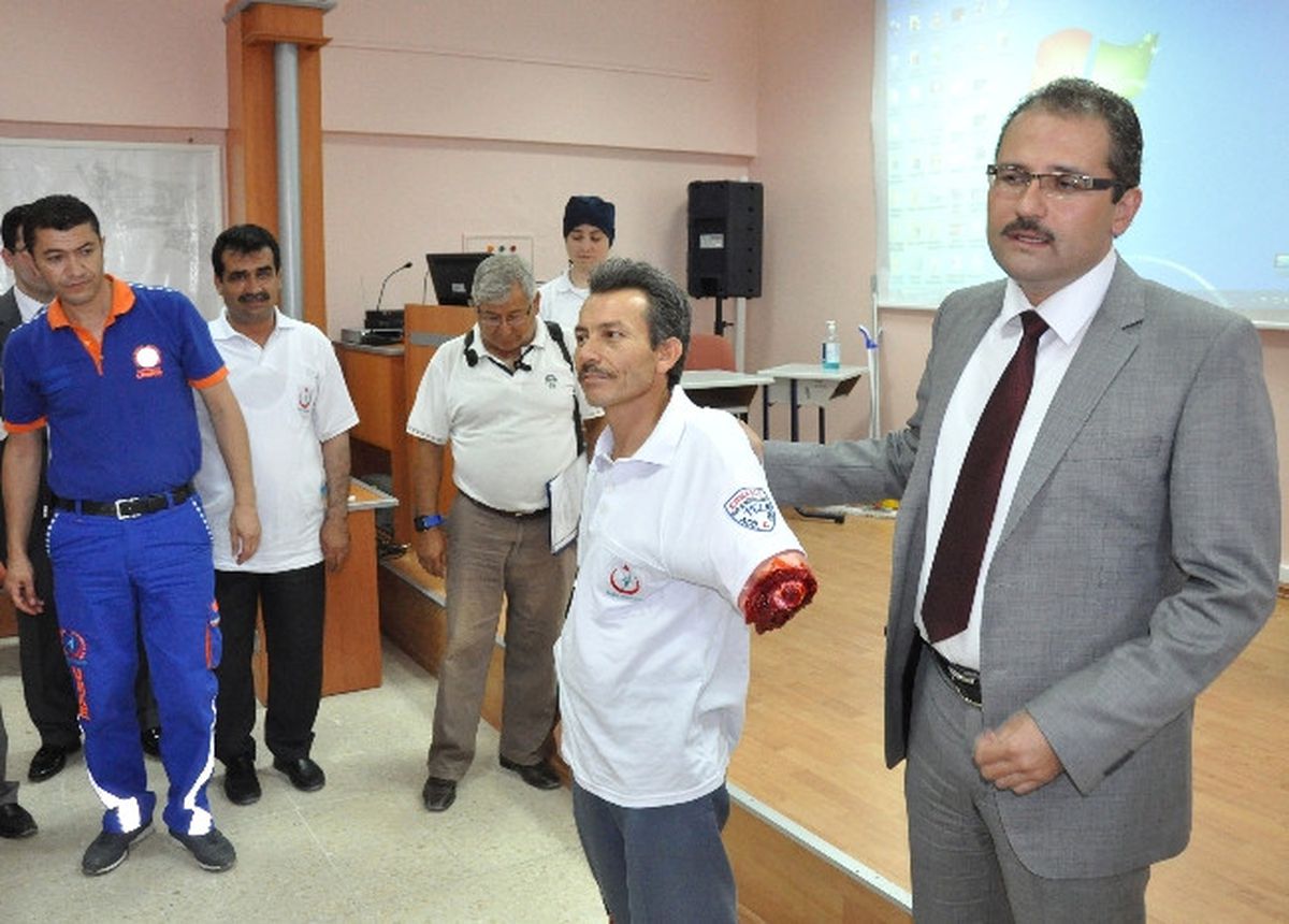 Basın Mensuplarına Tiyatro Eşliğinde İlk Yardım Eğitimi